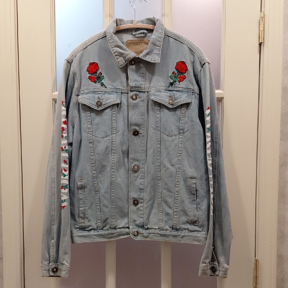 "Rue21" Unisex Embroidered Denim Jacket with Red Rose Accents. Comes Slightly